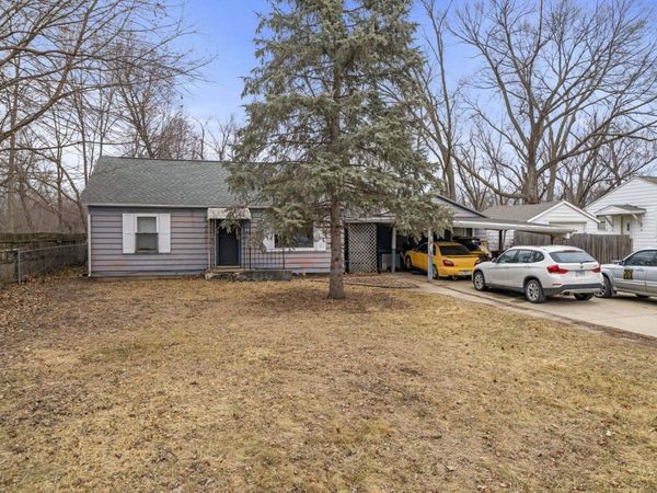 1884 Will James Rd, ROCKFORD, IL 61109