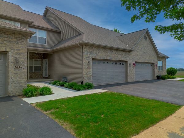 1652 Overlook Drive, Dixon, IL 61021