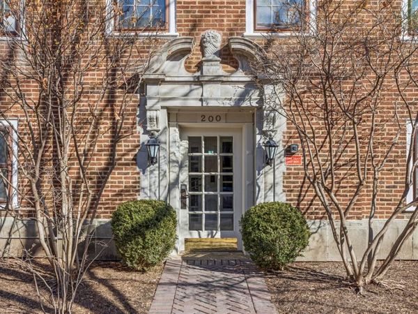 200 S Maple Avenue, Unit 12, Oak Park, IL 60302