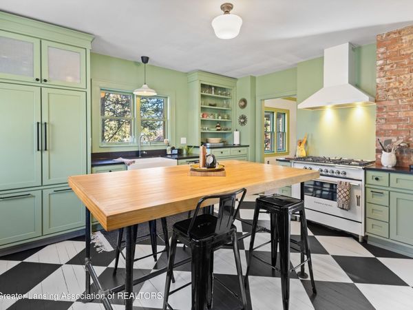 3601 N Grand River Avenue, Lansing, MI 48906