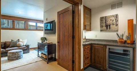 7401 Larkspur Lane, Truckee, CA 96161 Photo