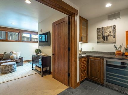 7401 Larkspur Lane, Truckee, CA 96161 Photo