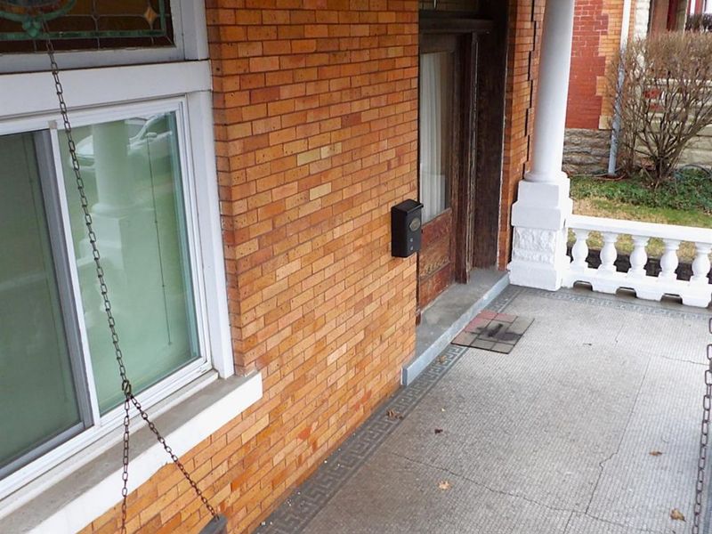 821 Academy Avenue, Cincinnati, OH 45205 Photo 4