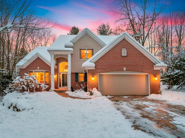 6086 Taggers Trail, Richland, MI 49083