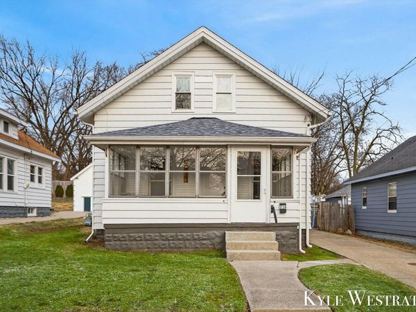 714 Emerald Avenue NE, Grand Rapids, MI 49503