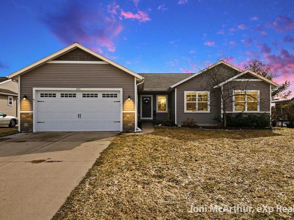 11771 Deerfield Drive, Ravenna, MI 49451