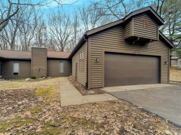 2429 Highpointe Drive, Kalamazoo, MI 49008