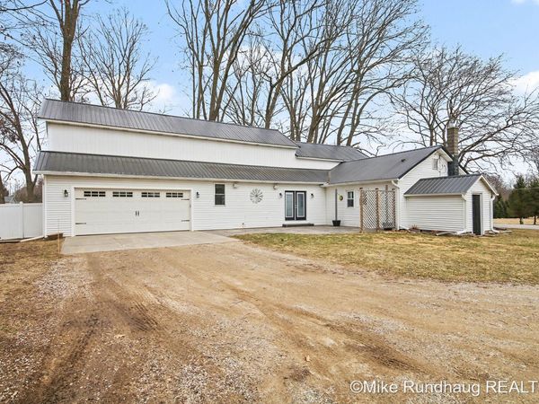 14155 16th Avenue, Marne, MI 49435