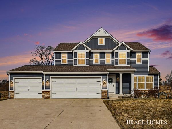 2929 E Morgan Trail, Rockford, MI 49341