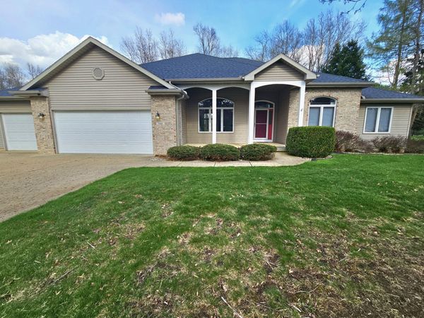 146 Steamburg Drive, East Leroy, MI 49051