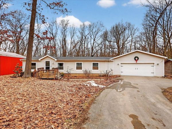 6733 Carolyn Drive NE, Sand Lake, MI 49343
