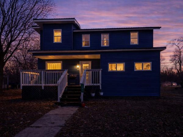 101 River Court, St. Louis, MI 48880