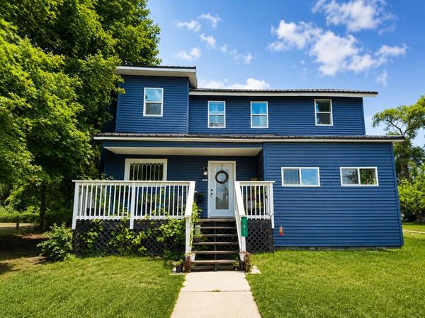 101 River Court, St. Louis, MI 48880
