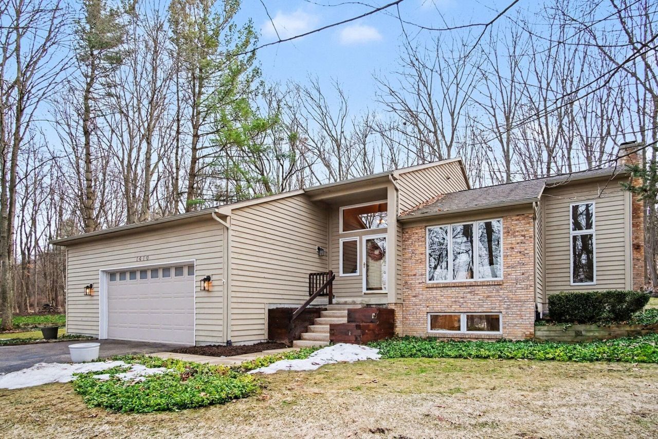 1410 Windy Ridge Se, Ada, MI 49301 Main Photo