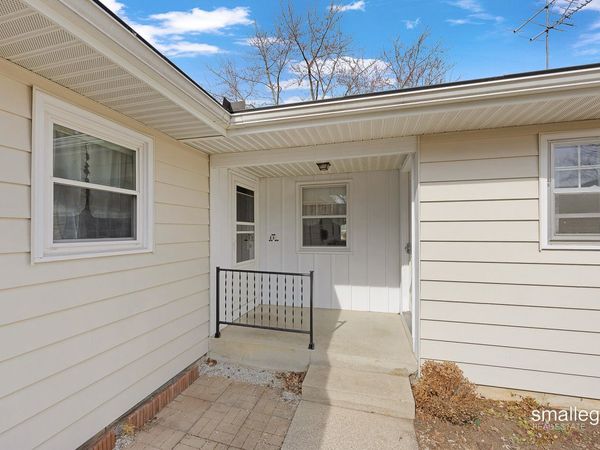 631 Blue Ash Drive SE, Kentwood, MI 49548