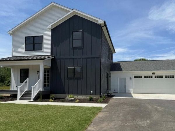 2670 Settlers Creek Road, Fennville, MI 49408