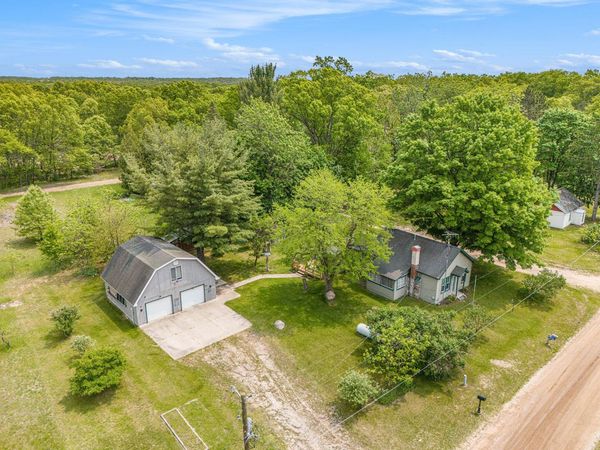 1754 Maggie Street, Fountain, MI 49410