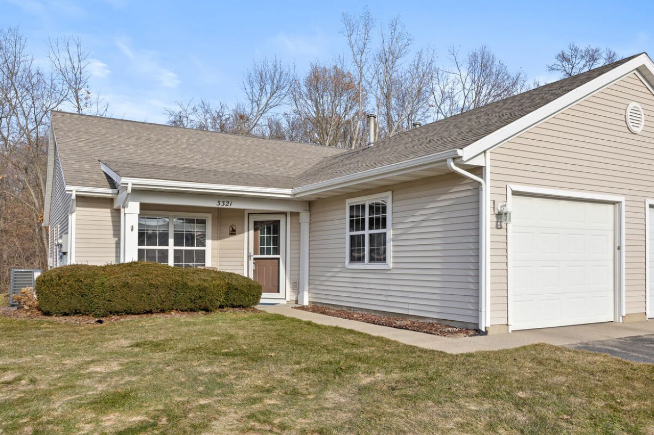 3321 Clear Vista Court Ne, Grand Rapids, MI 49525 Main Photo