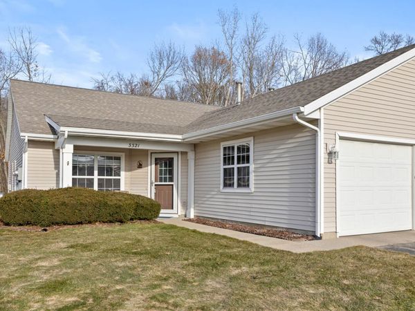 3321 Clear Vista Court NE, Grand Rapids, MI 49525