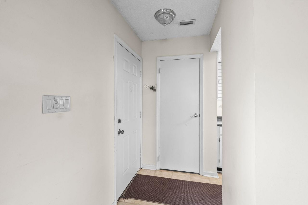 6805 Creekwatch Rd. Photo 5