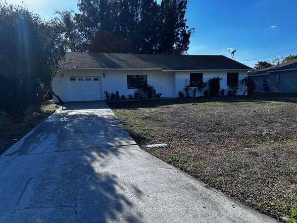 3245 SE Pinto Street, Port St. Lucie, FL 34984