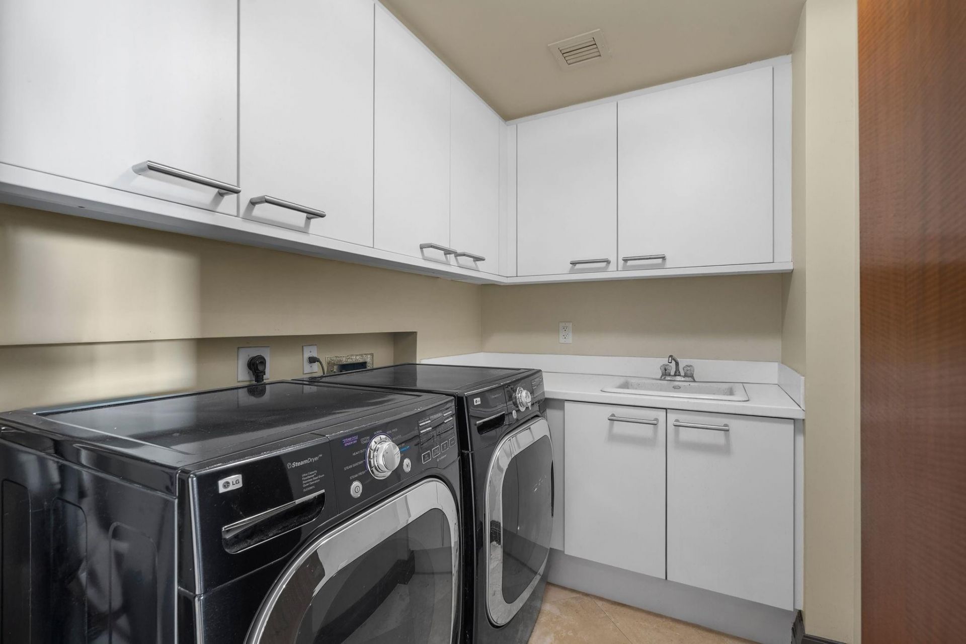 411 N New River Drive E, Unit 2903, Fort Lauderdale, FL 33301 Photo