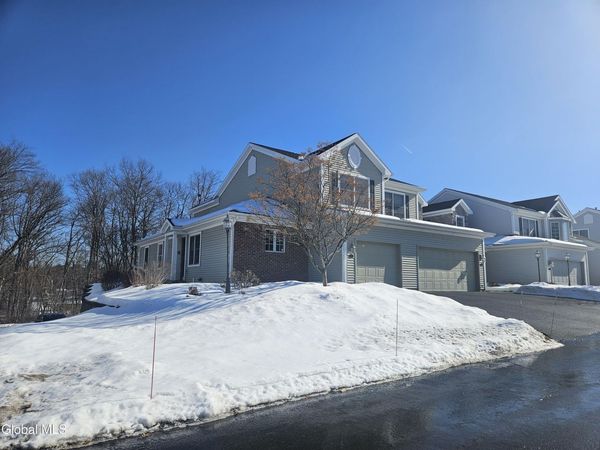 2370 E Nott Street, Niskayuna, NY 12309