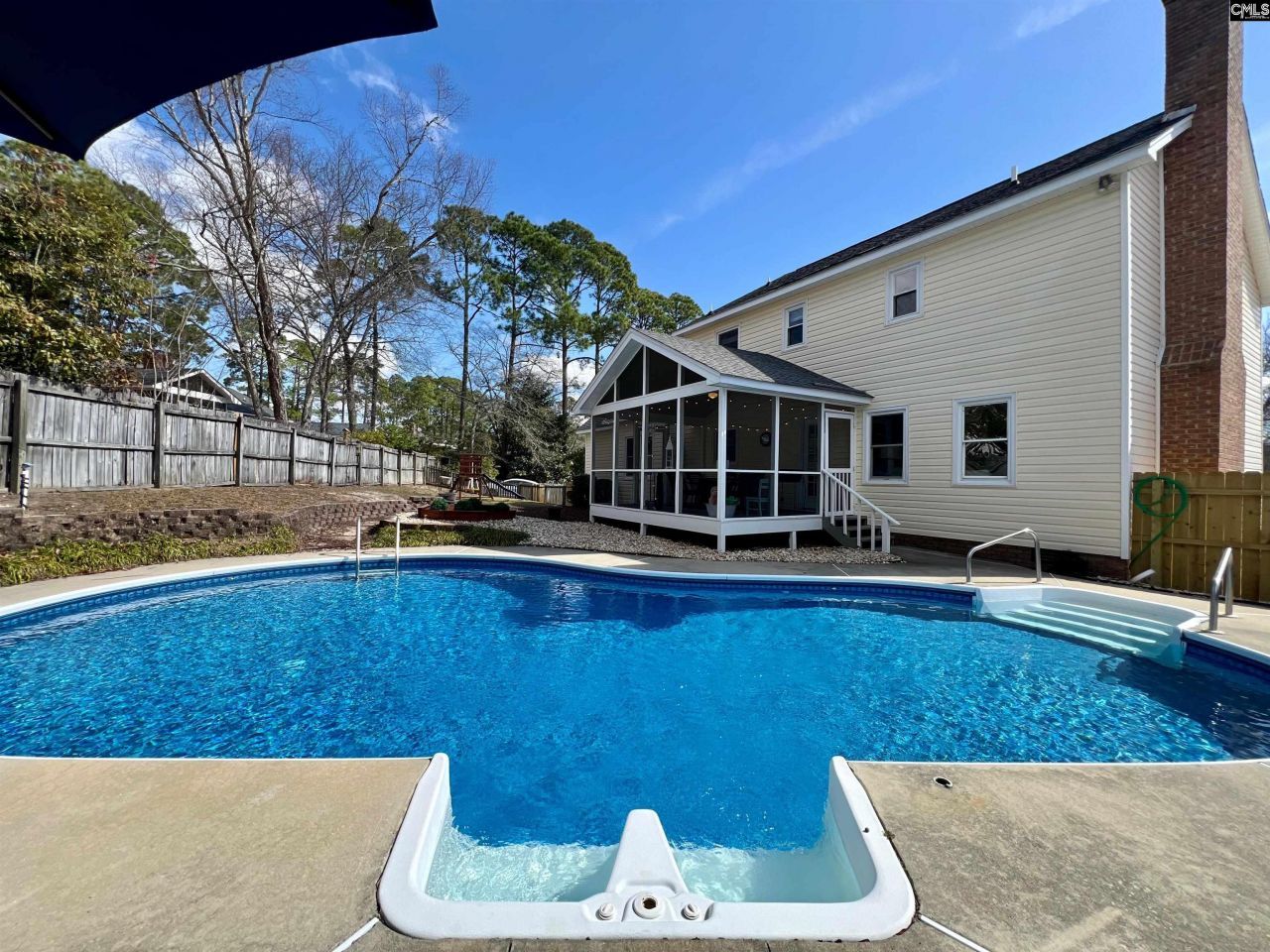 117 Fire Thorn Lane  Photo 4