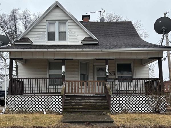 506 E ELM Street, Canton, IL 61520