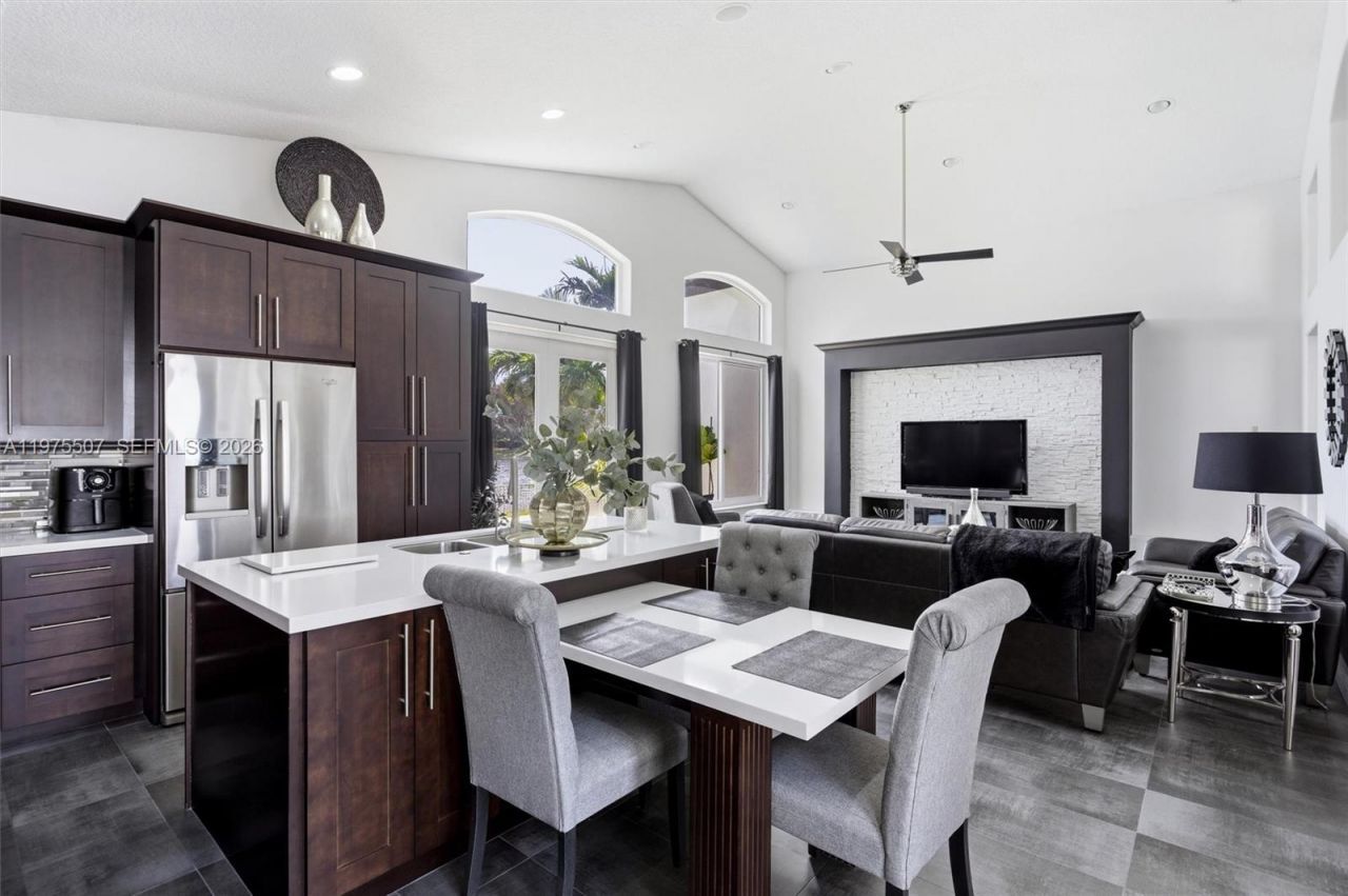 2931 SW 187th Ter, Miramar, FL 33029 Photo