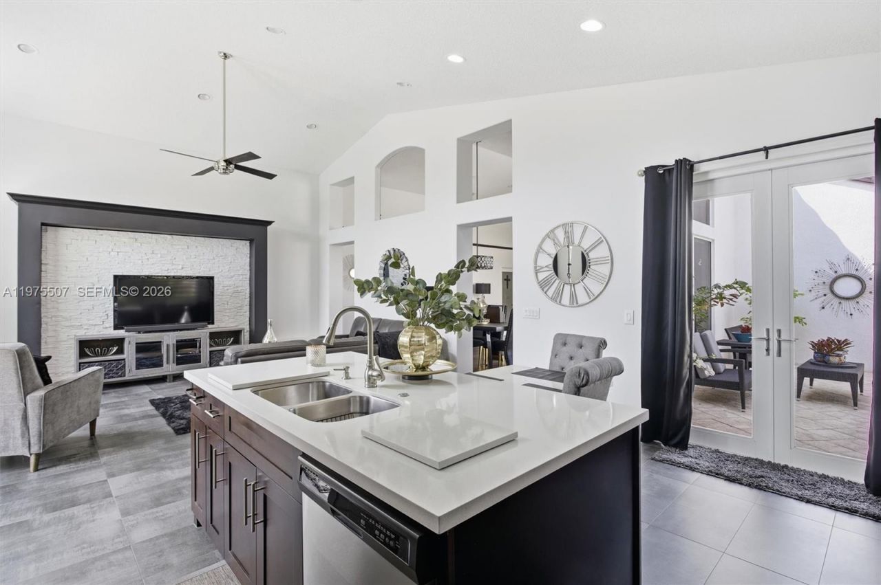 2931 SW 187th Ter, Miramar, FL 33029 Photo