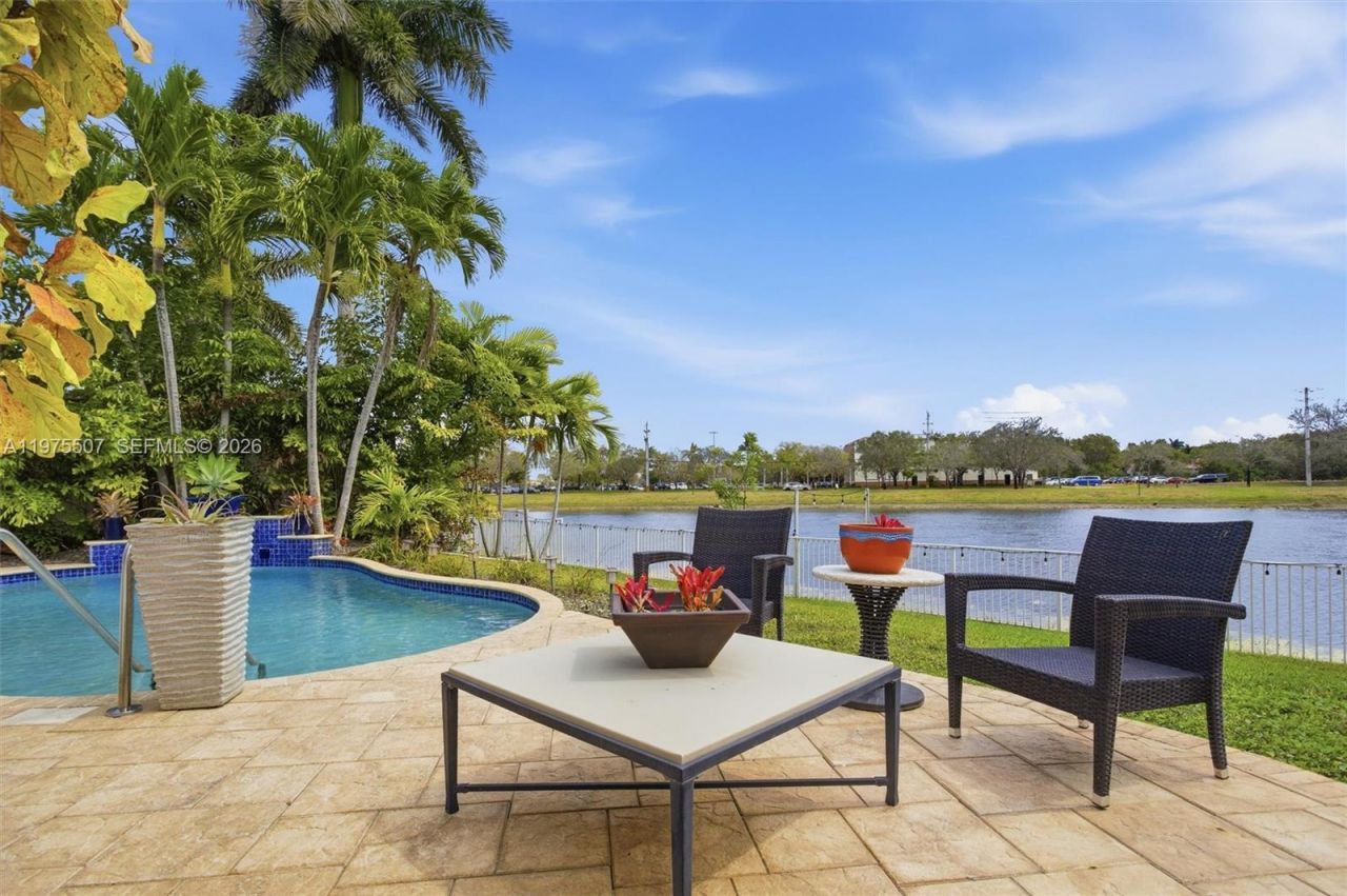 2931 SW 187th Ter, Miramar, FL 33029 Photo