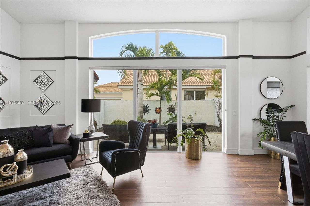 2931 SW 187th Ter, Miramar, FL 33029 Photo