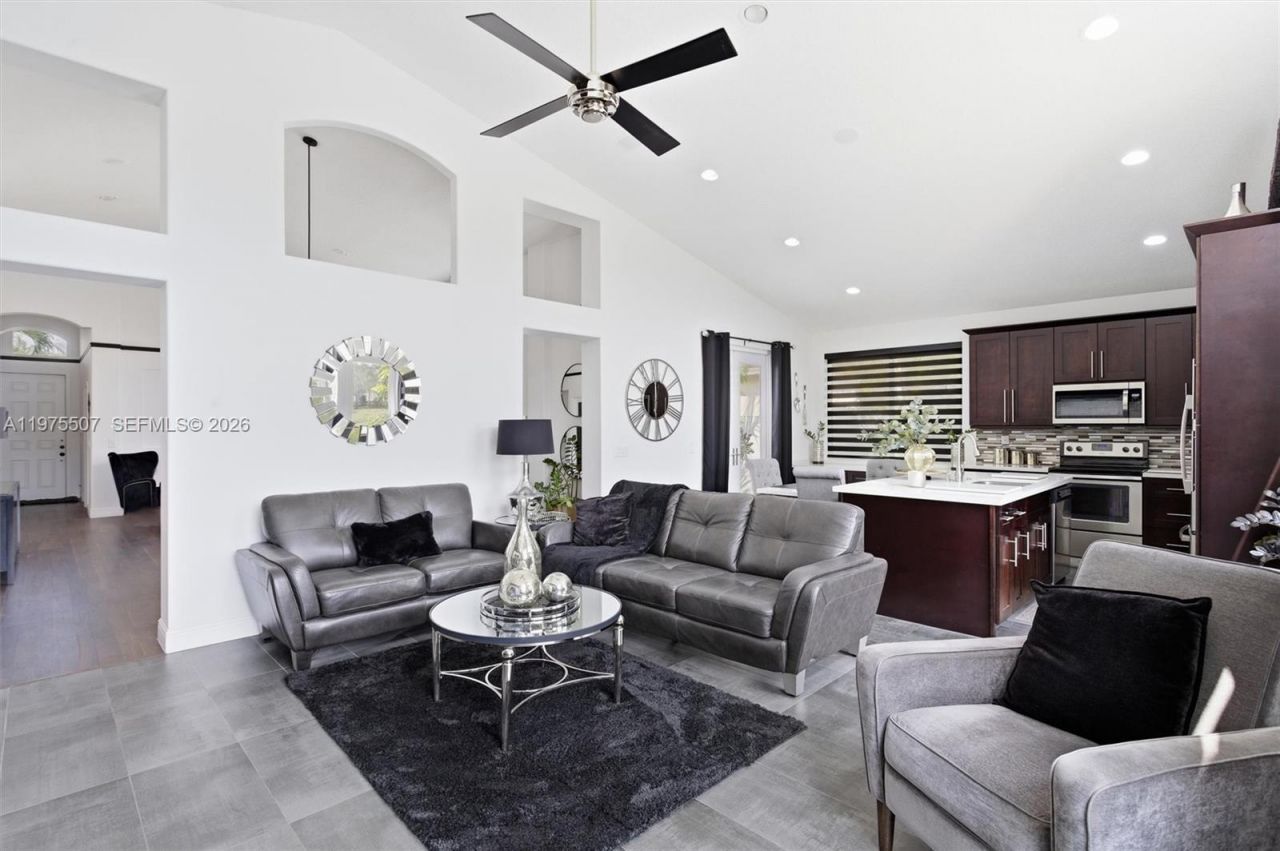 2931 SW 187th Ter, Miramar, FL 33029 Photo