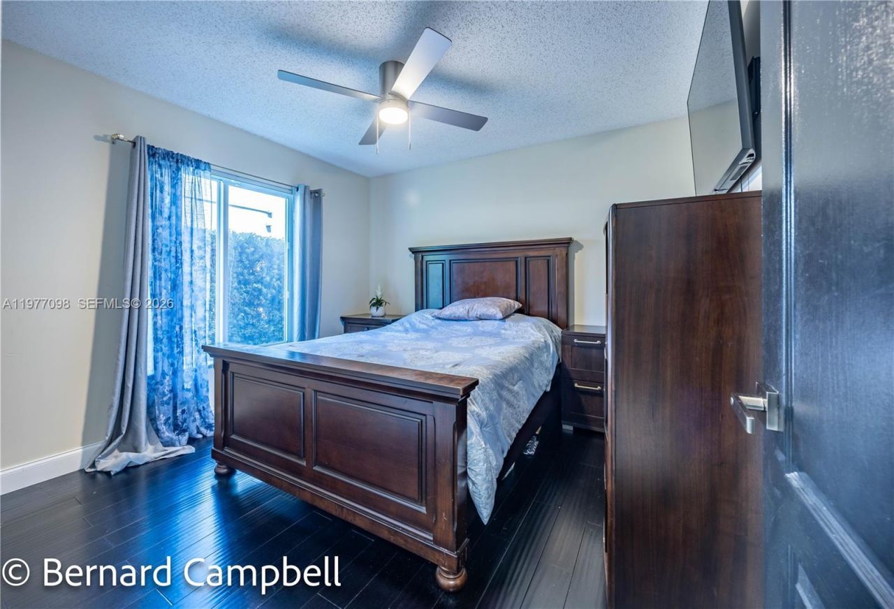 1210 NW 193rd Ave, Pembroke Pines, FL 33029 Photo