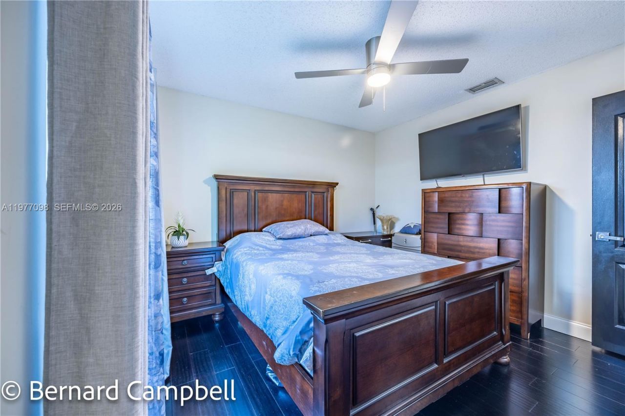 1210 NW 193rd Ave, Pembroke Pines, FL 33029 Photo