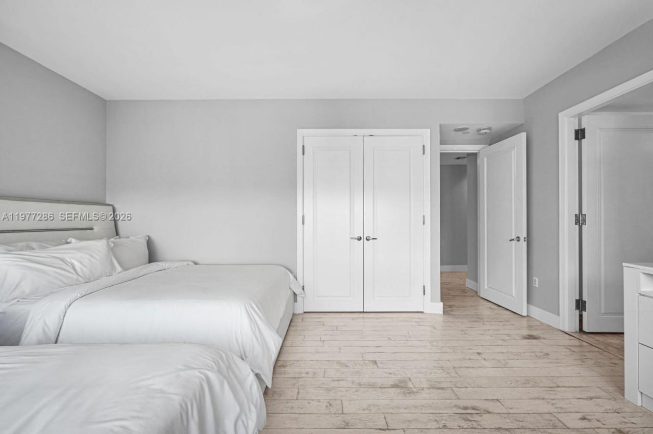 1435 Brickell Ave , Unit 3401, Miami, FL 33131 Photo