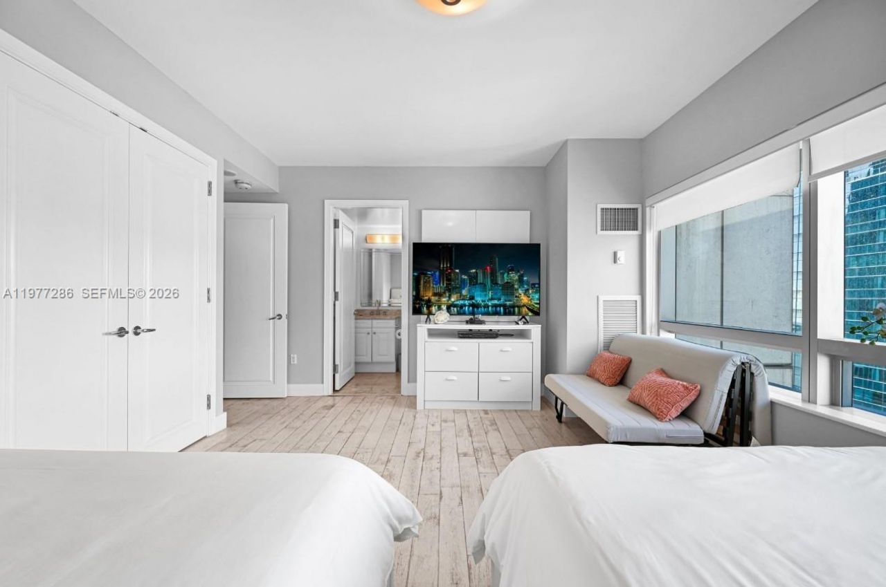 1435 Brickell Ave , Unit 3401, Miami, FL 33131 Photo