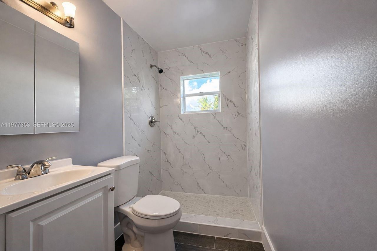 3131 SW 2nd St, Unit 3131, Miami, FL 33135 Photo