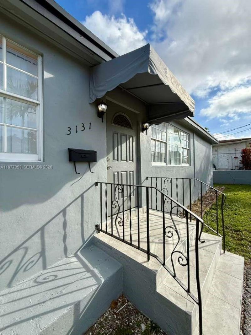 3131 SW 2nd St, Unit 3131, Miami, FL 33135 Photo