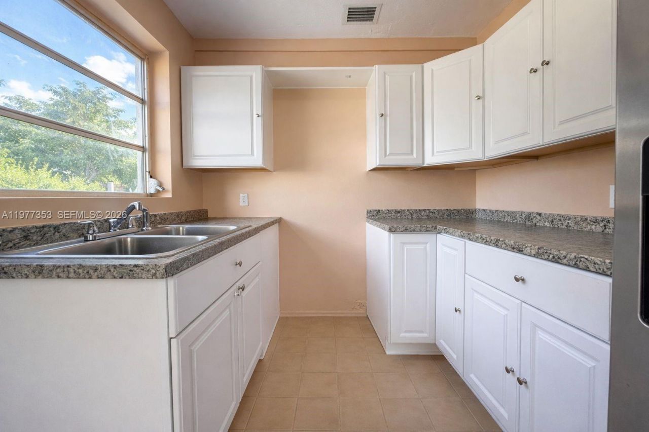 3131 SW 2nd St, Unit 3131, Miami, FL 33135 Photo