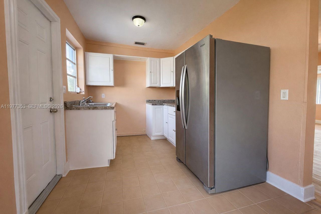 3131 SW 2nd St, Unit 3131, Miami, FL 33135 Photo