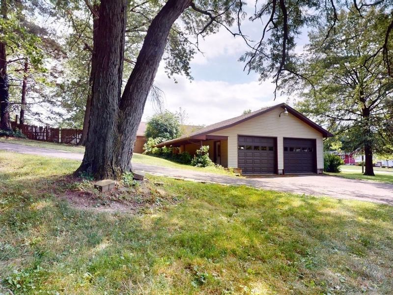 647 Spangler Street, Willard, OH 44890 Photo 2