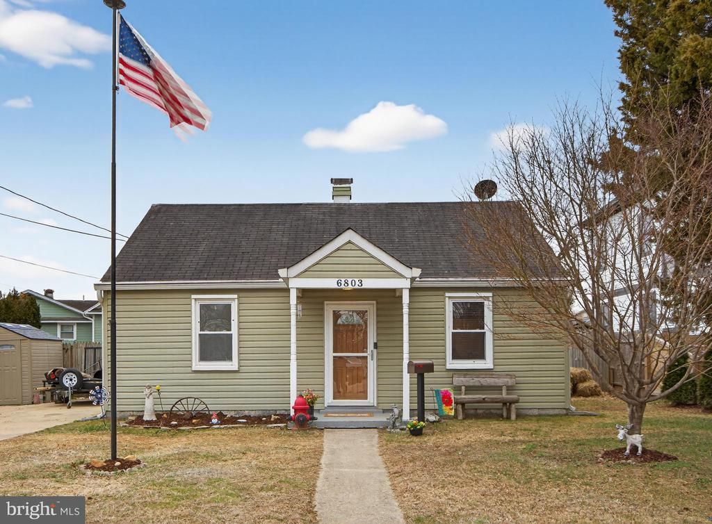 6803 Kenfig Drive, Falls Church, VA 22042 Main Photo