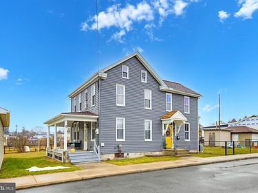 114 N MARKET AVENUE, MOUNT JOY, PA 17552