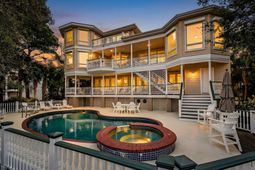 27 Waterway Island Drive photo 4