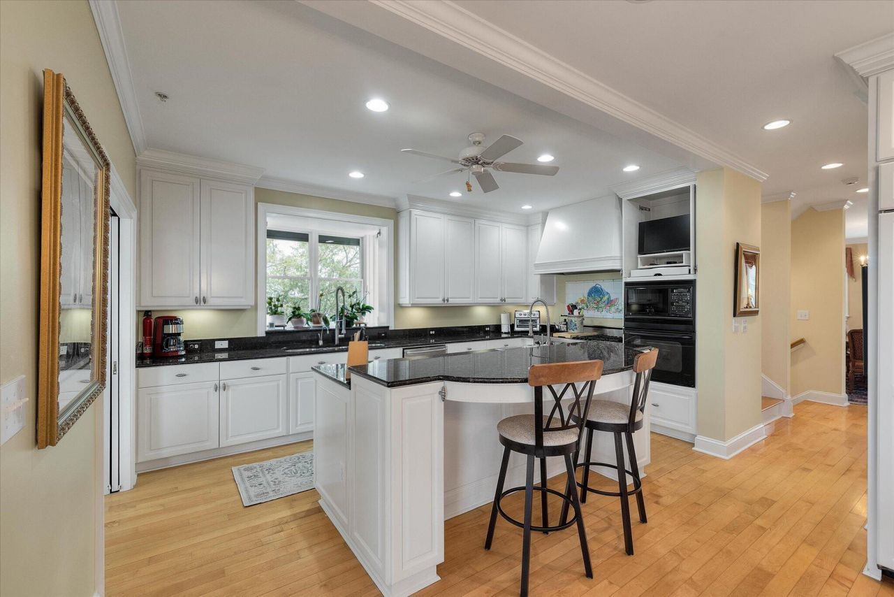 27 Waterway Island Drive Photo 4