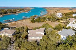 27 Waterway Island Drive photo 4