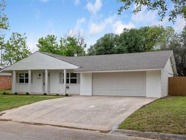 2209 9th Street, Brownwood, TX 76801