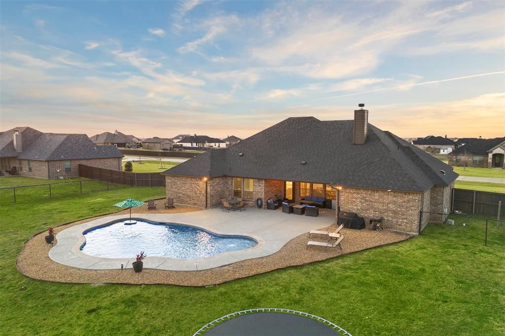 331 Crosswind Drive, Waxahachie, TX 75167 Main Photo